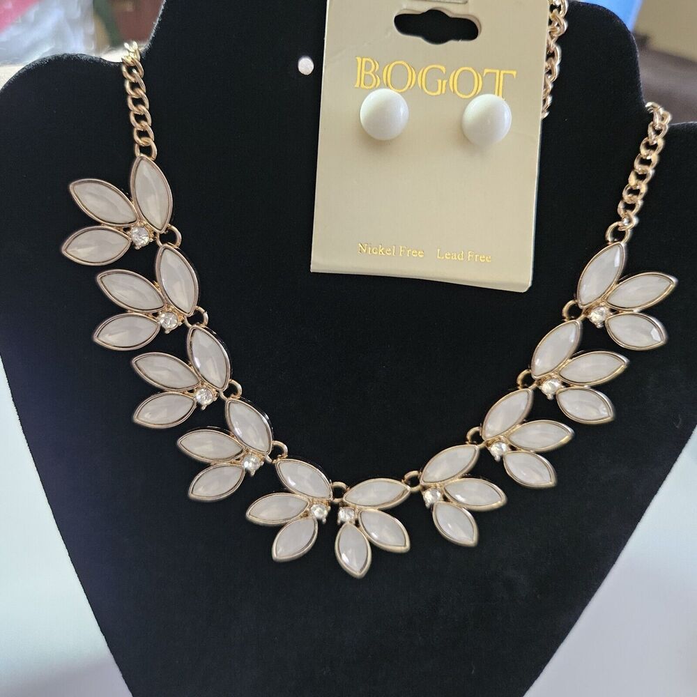 Bogot Gold Tone With White Statement Necklace And Matching Earrings 21-24"